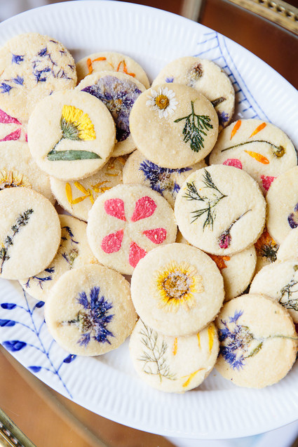 Edible flower cookies
