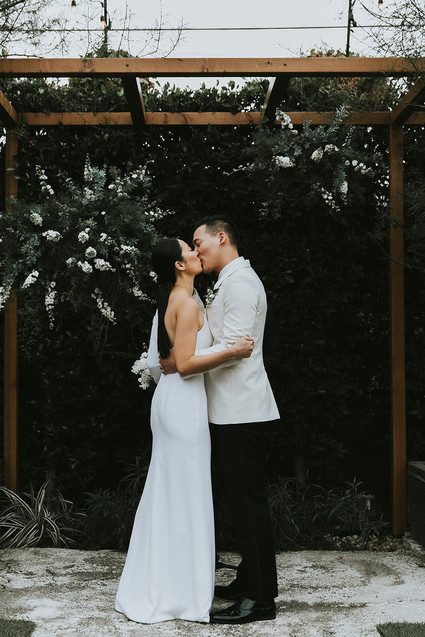 Moody minimalist spring wedding at The Ruby Street in Los Angeles
