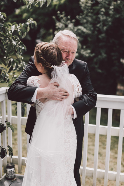 Elegant intimate Whidbey Island wedding at The Wayfarer