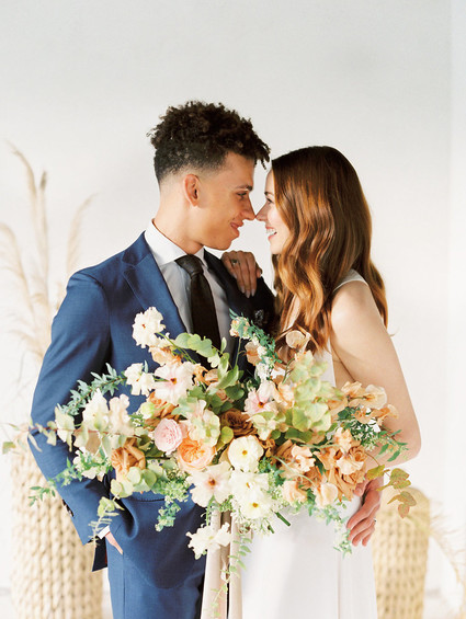 Peachy natural Austin summer wedding ideas at Garden Grove