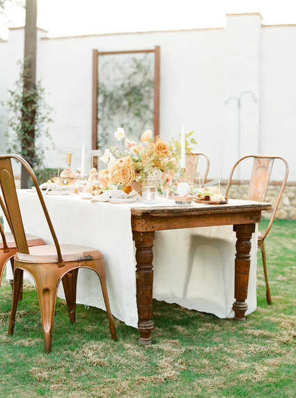 Peachy natural Austin summer wedding ideas at Garden Grove