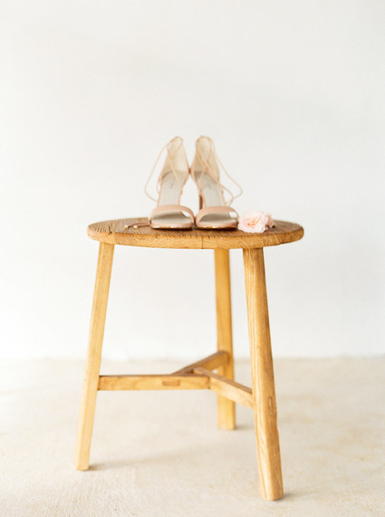 Peachy natural Austin summer wedding ideas at Garden Grove