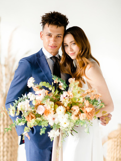 Peachy natural Austin summer wedding ideas at Garden Grove