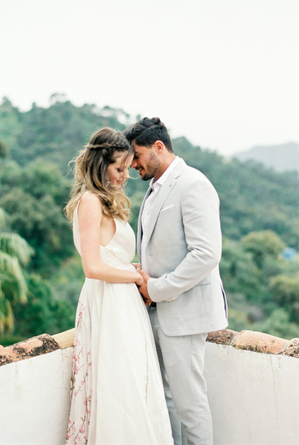 Romantic wedding portraits in Spain