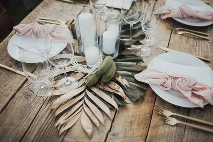 Tropical earth tone Palm Springs wedding at Colony 29 Inspiration