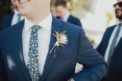 Tropical earth tone Palm Springs wedding at Colony 29