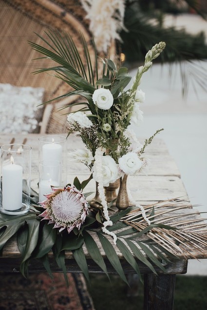 Tropical earth tone Palm Springs wedding at Colony 29