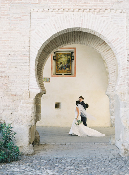 Romantic summer destination wedding in the Spanish countryside