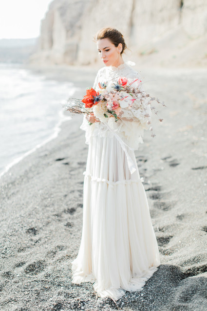 Vibrant beachy wedding editorial in Santorini