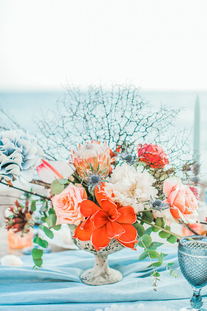 Vibrant beachy wedding editorial in Santorini
