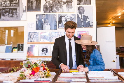 Stylish Detroit engagement photos