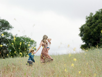 Spring wildflower family session in Topanga Canyon by Hello Pinecone