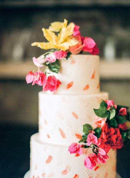 Colorful spring Texas wedding with Mexican details