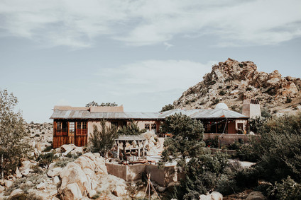 DIY desert wedding at Le Haute Desert Aerie in Pioneertown