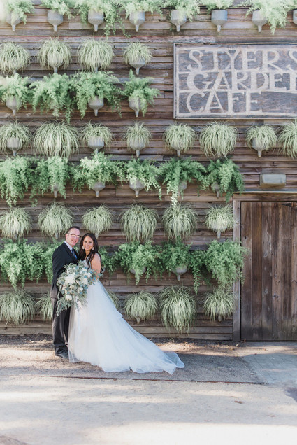 Rustic modern Jewish wedding at Terrain