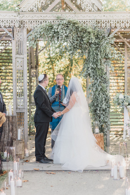 Rustic modern Jewish wedding at Terrain