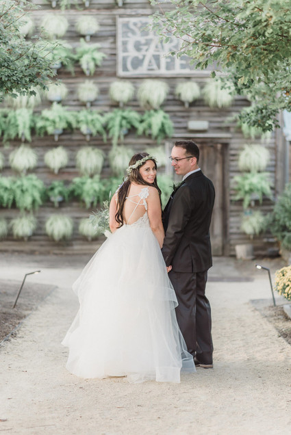 Rustic modern Jewish wedding at Terrain