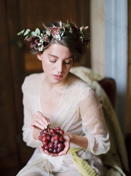 Moody romantic burgundy wedding ideas in France