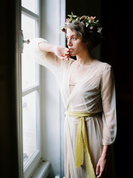 Moody romantic burgundy wedding ideas in France