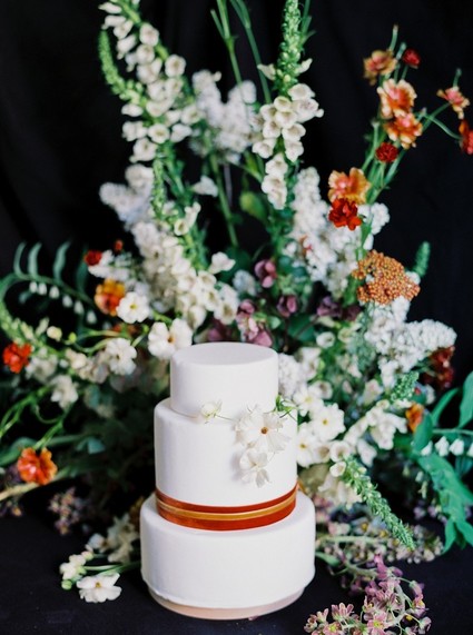 Moody romantic burgundy wedding ideas in France