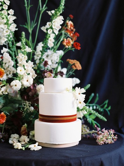 Moody romantic burgundy wedding ideas in France