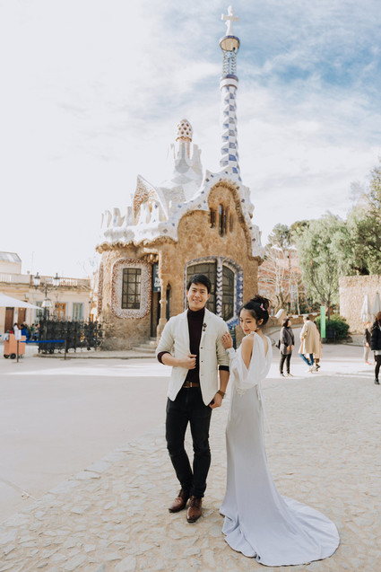 Travelogue engagement photos in the great cities of Europe