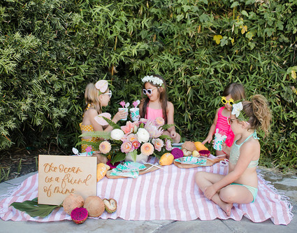 Modern Moana pool party from Beijos Events