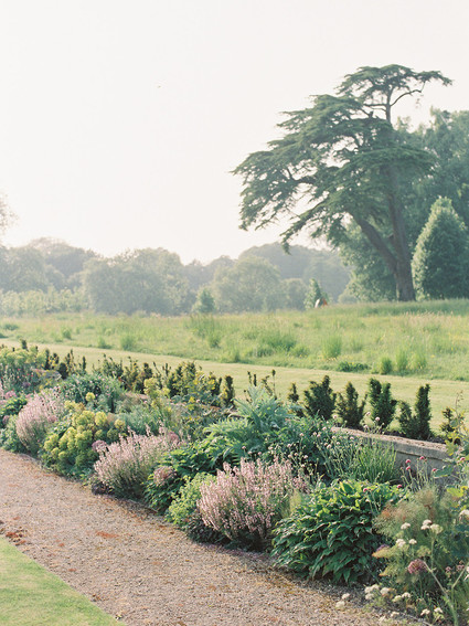 Family photos in the English Countryside by Jen Huang Inspiration
