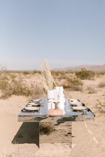 Modern minimalist earth tone wedding in the desert