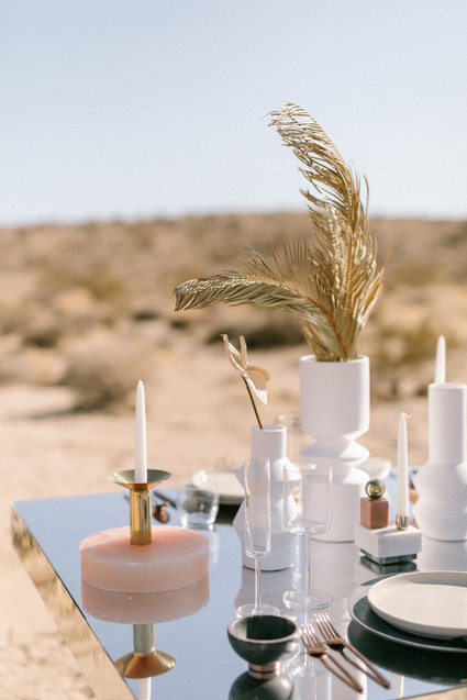 Modern minimalist earth tone wedding in the desert