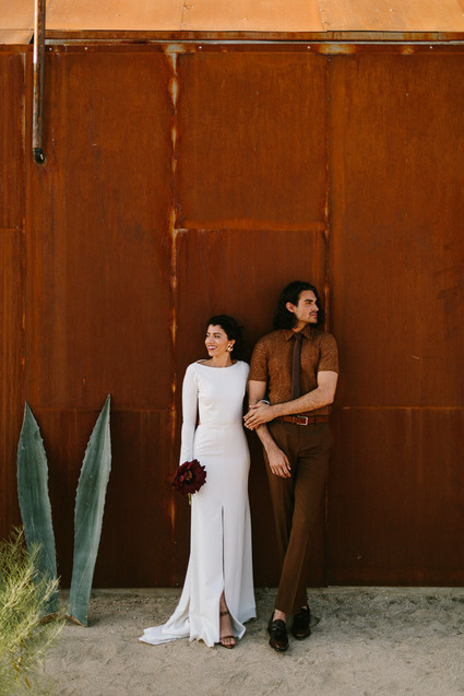 Modern minimalist earth tone wedding in the desert