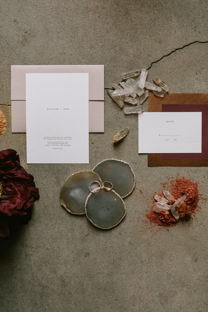 Modern minimalist earth tone wedding in the desert