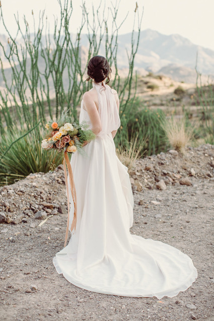 West Pinto terracotta inspired wedding editorial in West Texas