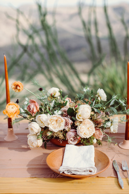 West Pinto terracotta inspired wedding editorial in West Texas
