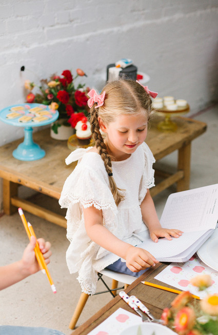 Modern back-to-school party from Beijos Events Inspiration