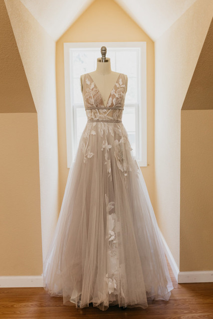 A stylish, thoughtful backyard wedding for $10K on 100 Layer Cake Inspiration
