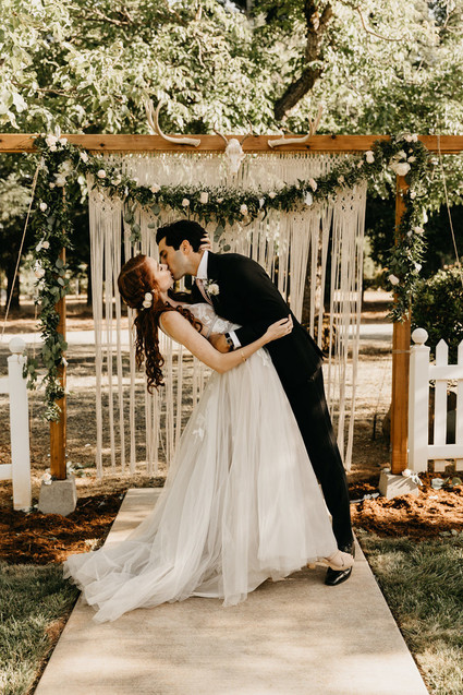 A stylish, thoughtful backyard wedding for $10K on 100 Layer Cake Inspiration