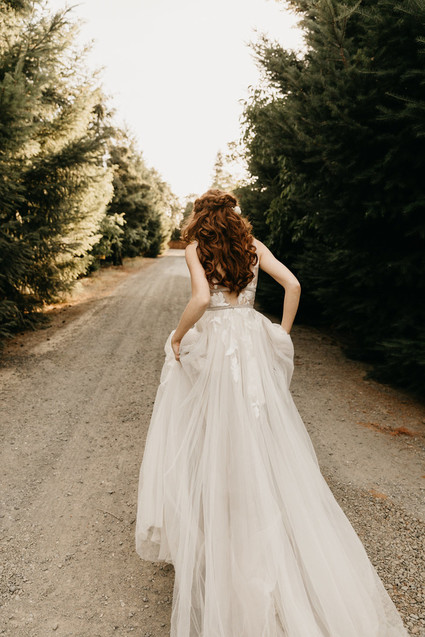 A stylish, thoughtful backyard wedding for $10K on 100 Layer Cake Inspiration