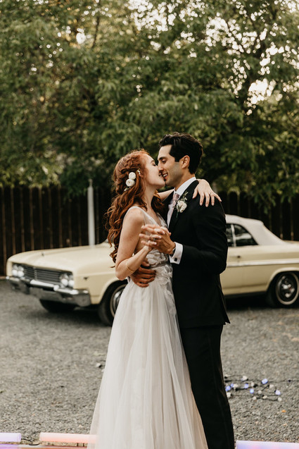 A stylish, thoughtful backyard wedding for $10K on 100 Layer Cake Inspiration