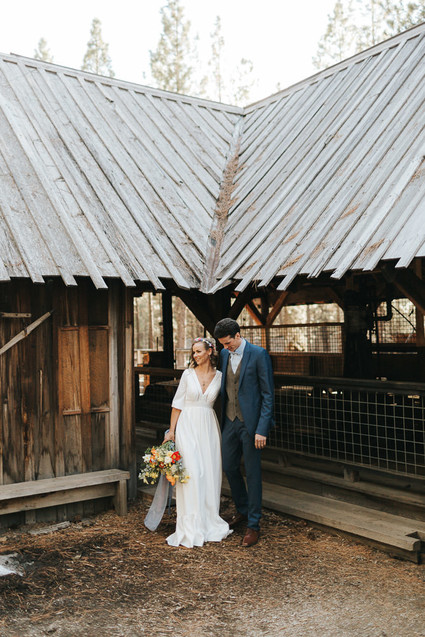 Intimate, rustic summer wedding ideas at The High Desert Museum in Bend, OR