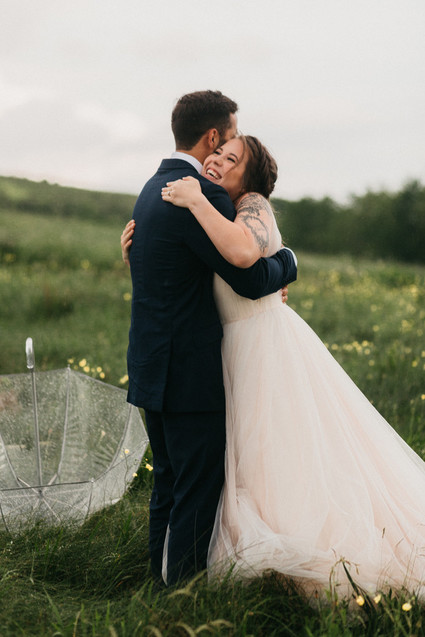 How to plan the perfect low-key elopement + a beautiful one at Max Patch in North Carolina
