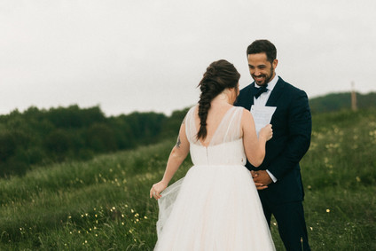 How to plan the perfect low-key elopement + a beautiful one at Max Patch in North Carolina