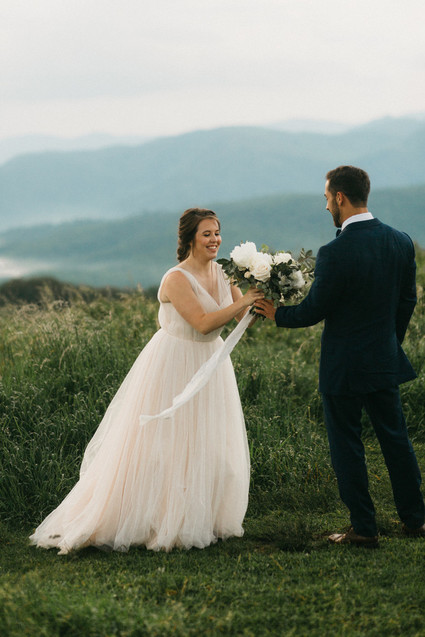 How to plan the perfect low-key elopement + a beautiful one at Max Patch in North Carolina