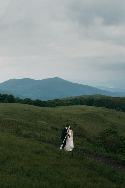 How to plan the perfect low-key elopement + a beautiful one at Max Patch in North Carolina