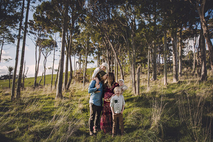 Family maternity photos at Jonkers Farm in Auckland, NZ