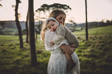 Family maternity photos at Jonkers Farm in Auckland, NZ
