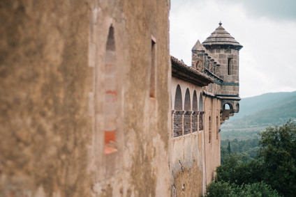 Elegant spanish wedding ideas at Castell de Riudabella in Spain