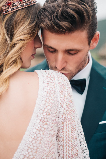 Elegant spanish wedding ideas at Castell de Riudabella in Spain