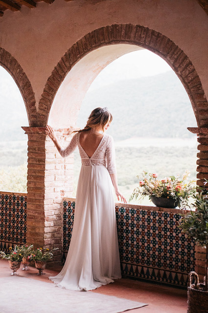 Elegant spanish wedding ideas at Castell de Riudabella in Spain