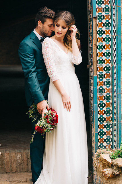 Elegant spanish wedding ideas at Castell de Riudabella in Spain